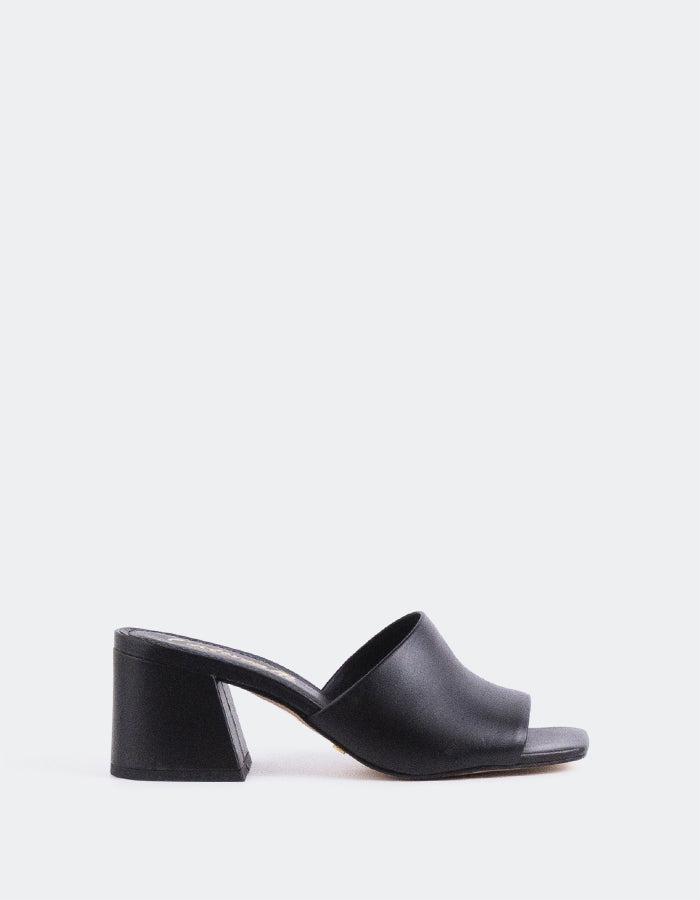 L'INTERVALLE Clarabelle Women's Mule Sandal Black Leather