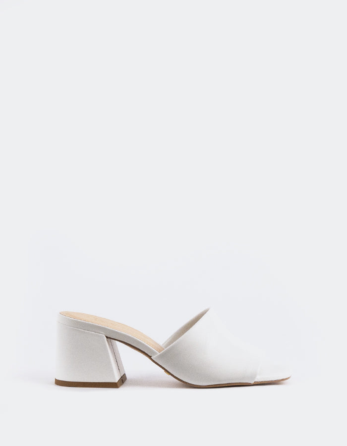 L'INTERVALLE Clarabelle Women's Mule Sandal White Leather