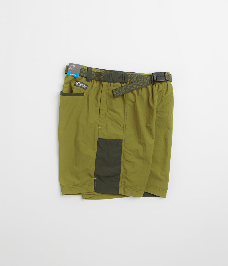 Columbia Sequoia Grove Woven 7" Shorts in Mossy Green and Greenscape