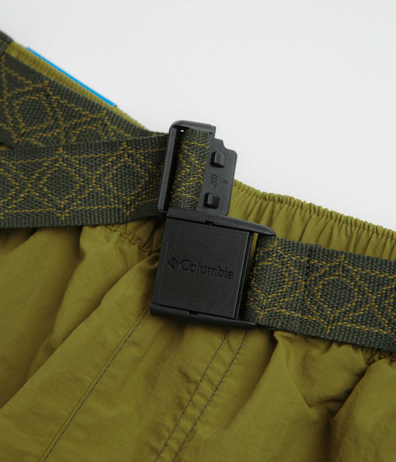 Columbia Sequoia Grove Woven 7" Shorts in Mossy Green and Greenscape