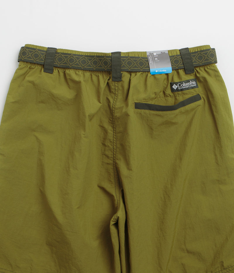 Columbia Sequoia Grove Woven 7" Shorts in Mossy Green and Greenscape
