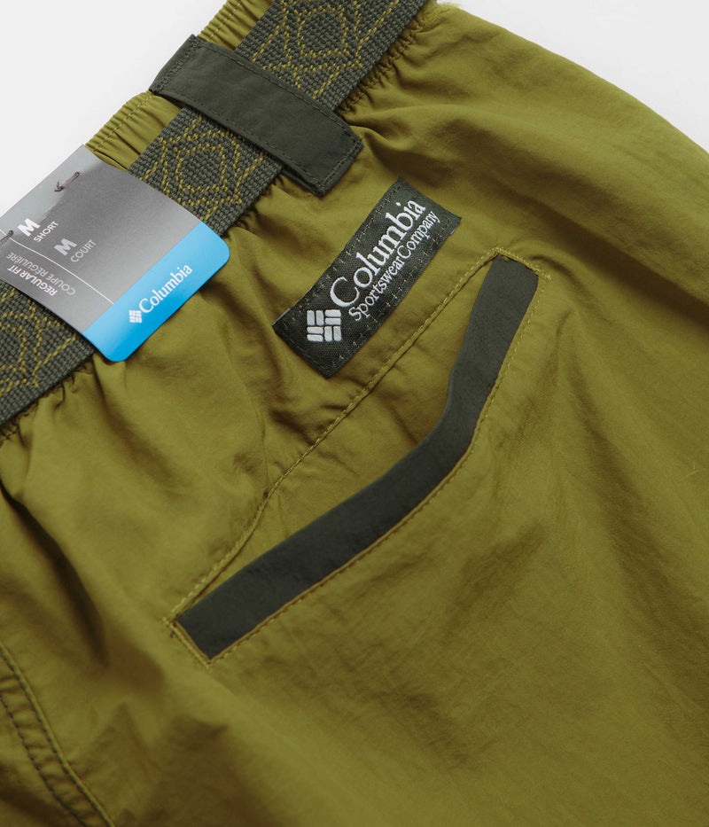 Columbia Sequoia Grove Woven 7" Shorts in Mossy Green and Greenscape