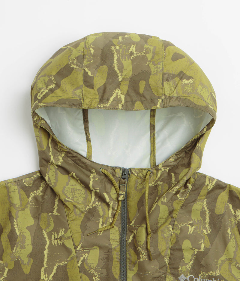 Columbia Challenger II Printed Windbreaker Jacket in Mossy Green Treebark and Greenscape