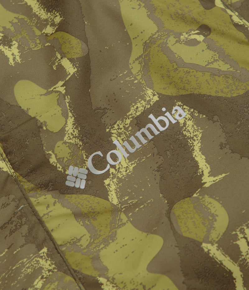 Columbia Challenger II Printed Windbreaker Jacket in Mossy Green Treebark and Greenscape
