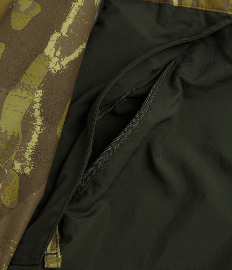 Columbia Challenger II Printed Windbreaker Jacket in Mossy Green Treebark and Greenscape
