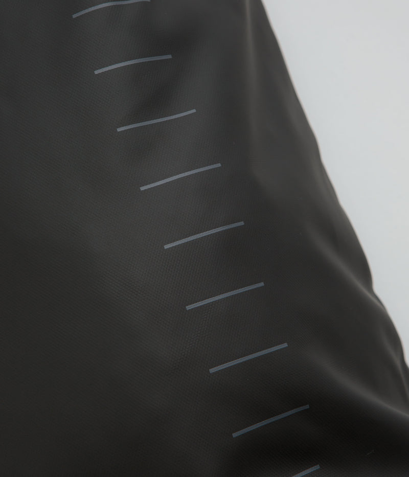 D_b_ Essential 12L Backpack in Black Out
