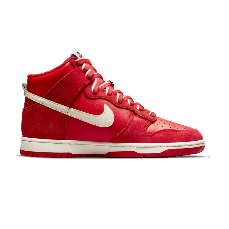 Dunk High SE Men's Shoe