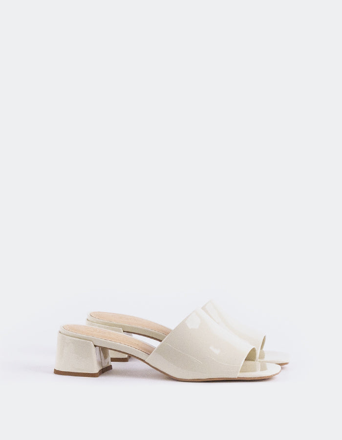Timeless Low Thick-Heeled Mule
This low thick-heeled mule is the epitome of effortless style and comfort. With its sturdy, wide heel, it offers both stability and support without sacrificing elegance. The open-back design provides ease of wear, making it the perfect go-to shoe for everyday occasions. Whether paired with casual jeans or dressed up with a skirt or dress, this versatile mule offers a chic yet practical solution for all-day wear.

Detail(s):&nbsp;

Square Toe

1.75”&nbsp; Block Heel

We recomme