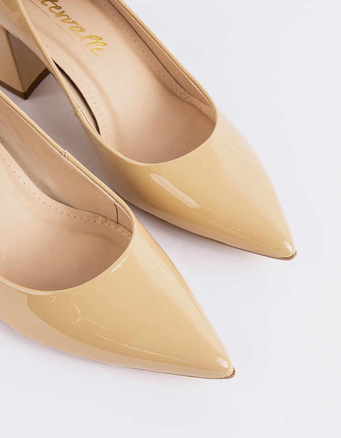 Stylish Thick Low Heel Pump

The perfect blend of comfort and sophistication, this thick low heel pump is designed to offer both stability and style. With its sturdy, wide heel, it ensures effortless support throughout the day while maintaining a sleek, modern aesthetic. Ideal for both professional and casual wear, this versatile shoe elevates any look with understated elegance and all-day comfort.

Detail(s):&nbsp;

Pointy Toe

2.5”&nbsp; Block Heel
We recommend sizing up, as this item runs small.

Materia