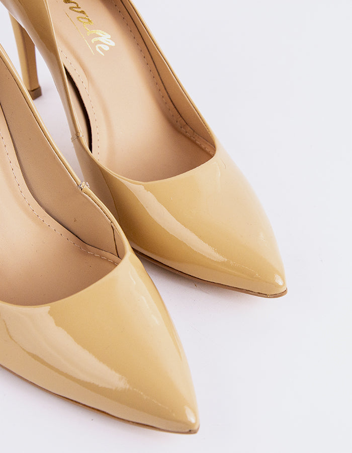 Chic Low Heel Pump
Designed for effortless elegance, this low heel pump offers the perfect balance of style and comfort. Its understated silhouette makes it ideal for both professional and casual settings, while the modest heel provides all-day wearability without compromising on sophistication. A go-to option for polished, everyday wear.

Detail(s):&nbsp;

Pointy Toe
3.75” Straight Stiletto Heel
We recommend sizing up, as this item runs small.

Material(s):&nbsp;

Patent Leather Upper&nbsp;
Padded Leather