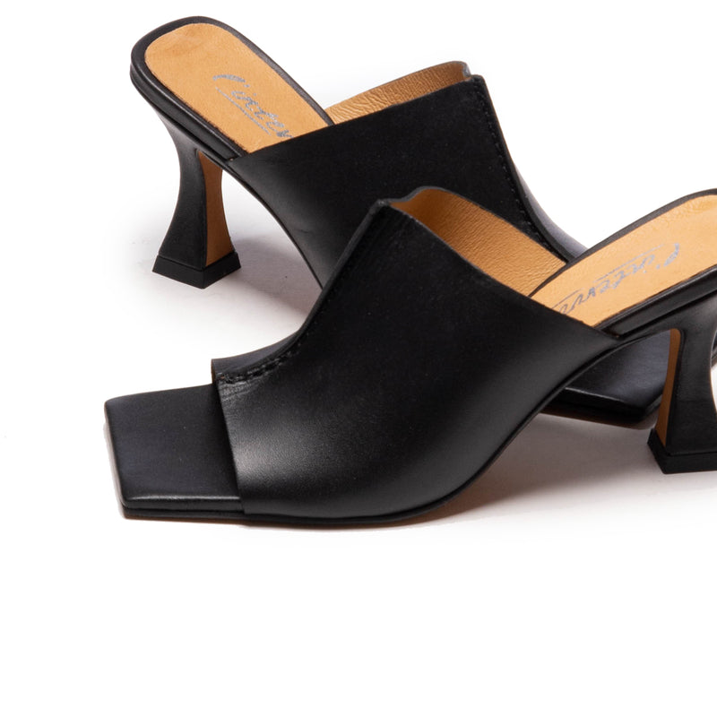 Maica Black Leather (6562155987024)