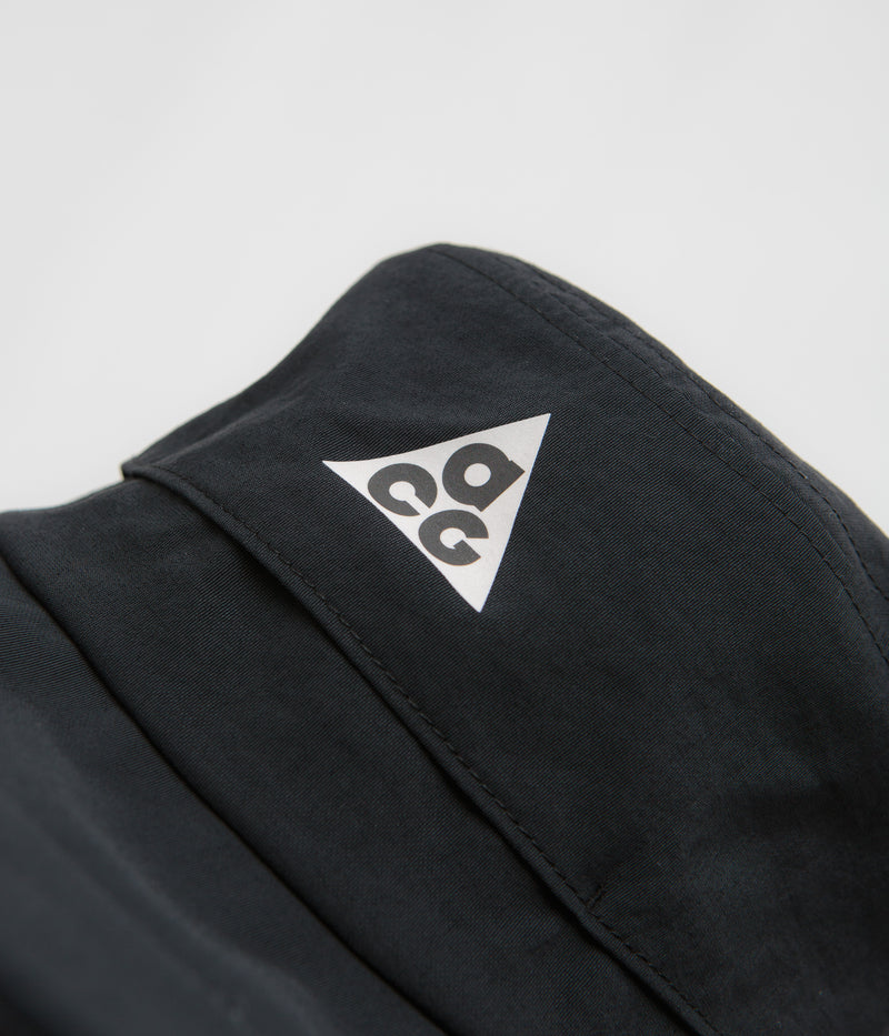Nike ACG Apex Bucket Hat in Black and Black / Black