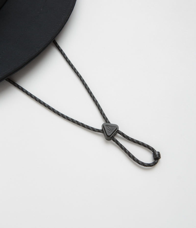 Nike ACG Apex Bucket Hat in Black and Black / Black