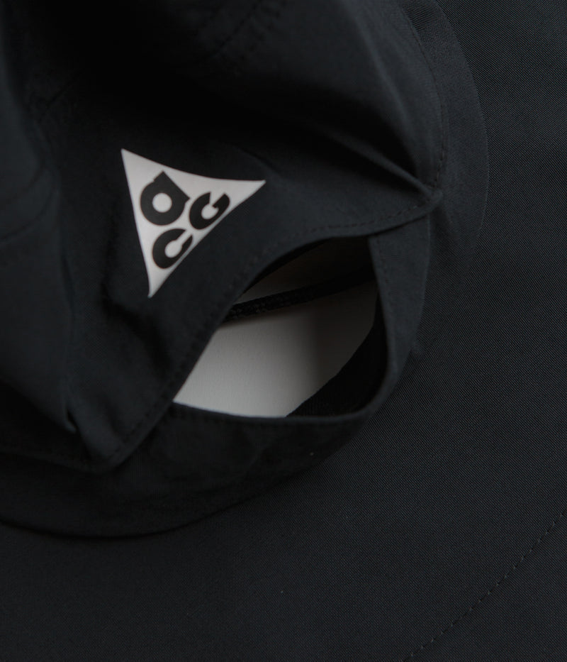 Nike ACG Apex Bucket Hat in Black and Black / Black