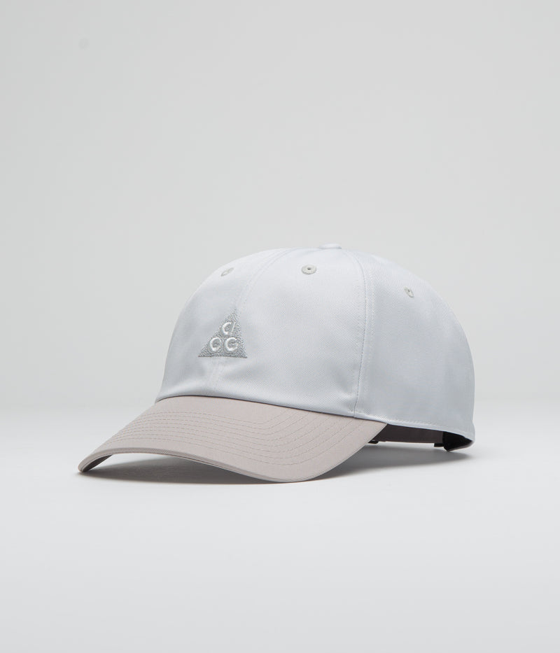 Nike ACG Club Cap in Photon Dust and College Grey / Photon Dust