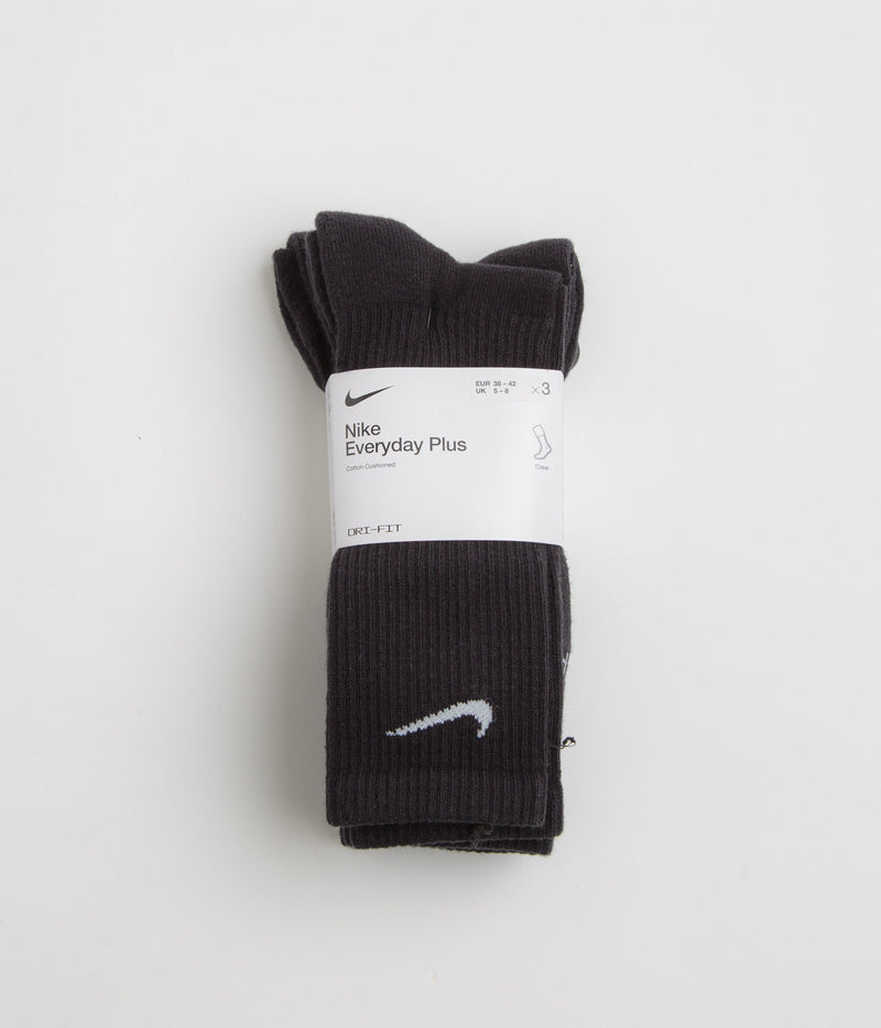 Nike Everyday Plus Cushioned Socks (3 Pack) in Black and White