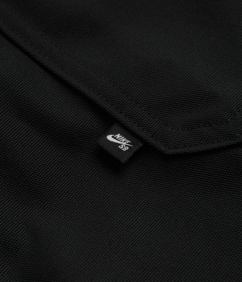 Nike SB New Essential Woven Shirt in Black and White