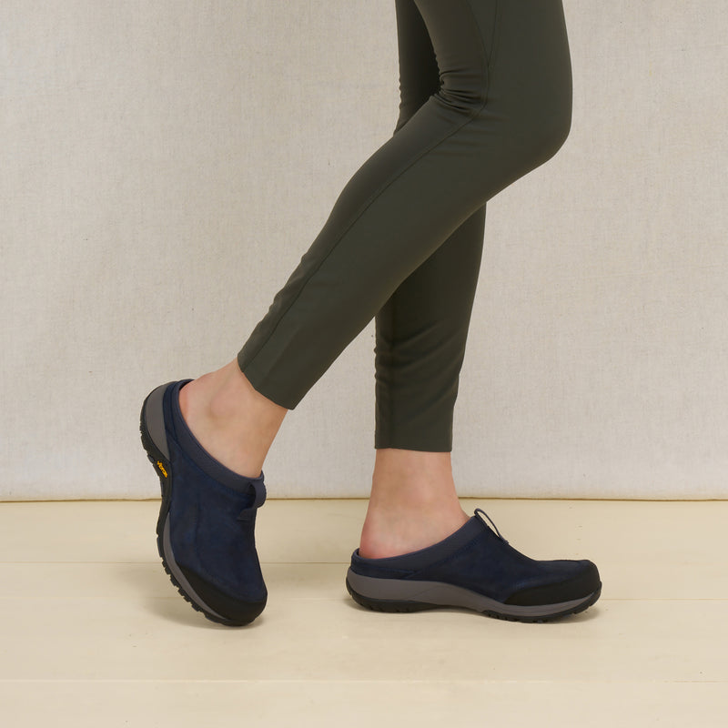 Pia Navy Leather