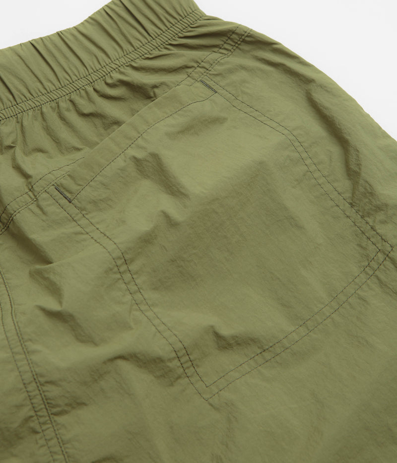 Polar Hike Shorts in Army Green