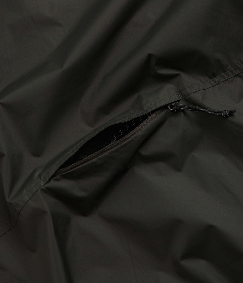 Polar Packable Anorak Jacket in Dirty Black