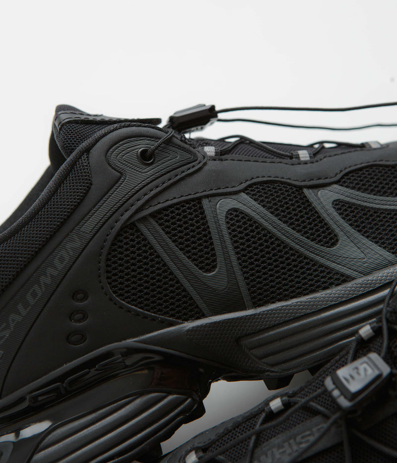Salomon XT-Whisper Shoes in Black and Black / Asphalt