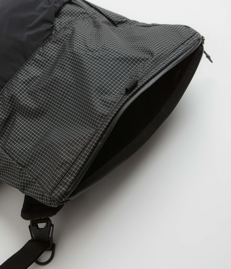 Snow Peak Transit Shoulder Bag in Black
