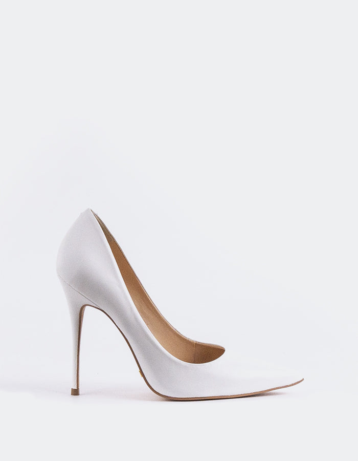 A classic&nbsp; pump is a timeless wardrobe essential.

Versatile enough to pair effortlessly with everything from long, oversized trousers to dresses or skirts, this pump can be dressed up or down with ease. Designed for maximum comfort, it allows you to stay relaxed and confident all day or night, no matter the occasion.

Detail(s):&nbsp;

Pointy Toe
4.25”&nbsp; Straight Stiletto Heel
We recommend sizing up, as this item runs small.

Material(s):&nbsp;

Genuine Leather Upper&nbsp;
Padded Leather Insole
Ma