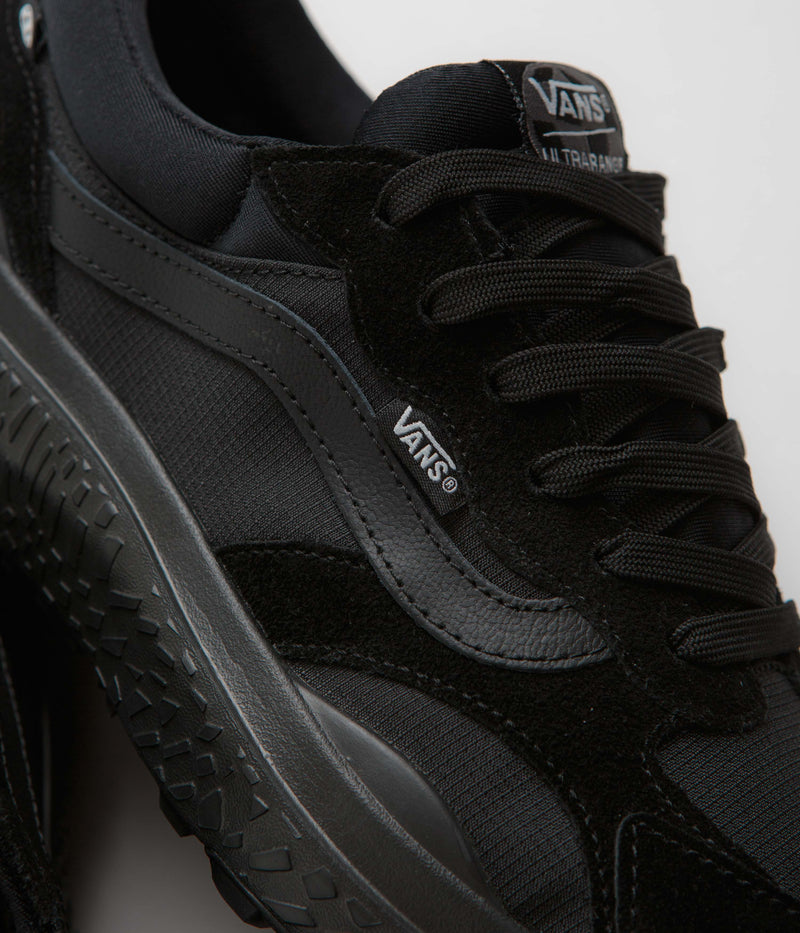 Vans MTE UltraRange Neo VR3 Shoes in Black and Black
