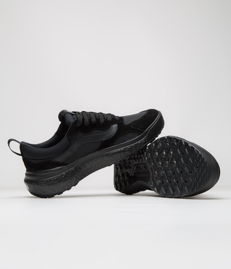 Vans MTE UltraRange Neo VR3 Shoes in Black and Black