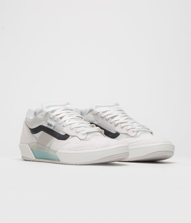Vans Skate AVE 2.0 Shoes in Blanc and Black