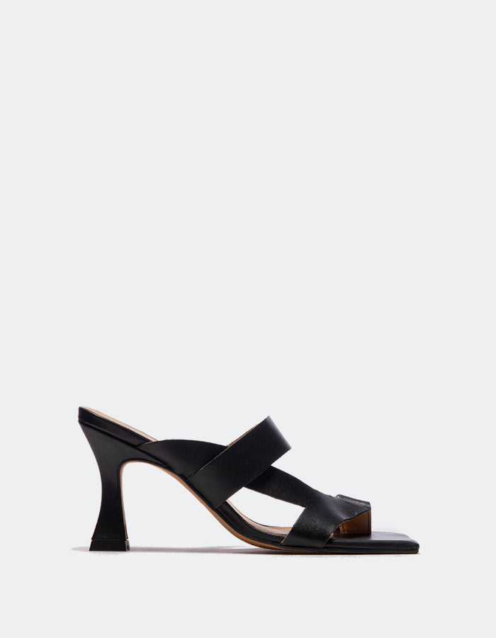 Vica Black Leather