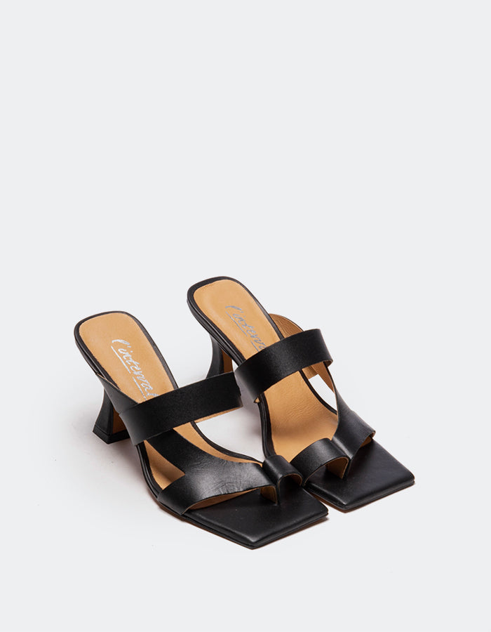 Vica Black Leather